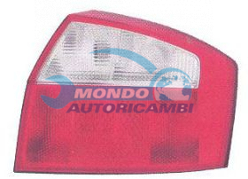 GRUPPO OTTICO POSTERIORE DESTRO MOD. 4 PORTE AUDI A4 ANNO 10-00 - 09-04